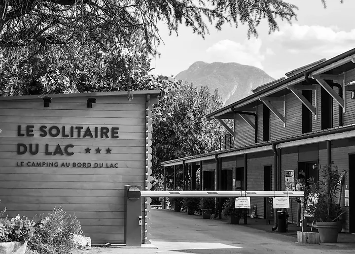 Le Solitaire Du مكان تخييم سان جوريوز